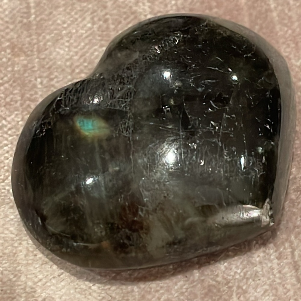 Labradorite Heart 180 karats Palmstone single heart